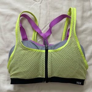 VS Victoria’s Secret High Impact Support Wireless Sports Bra Size 34DD